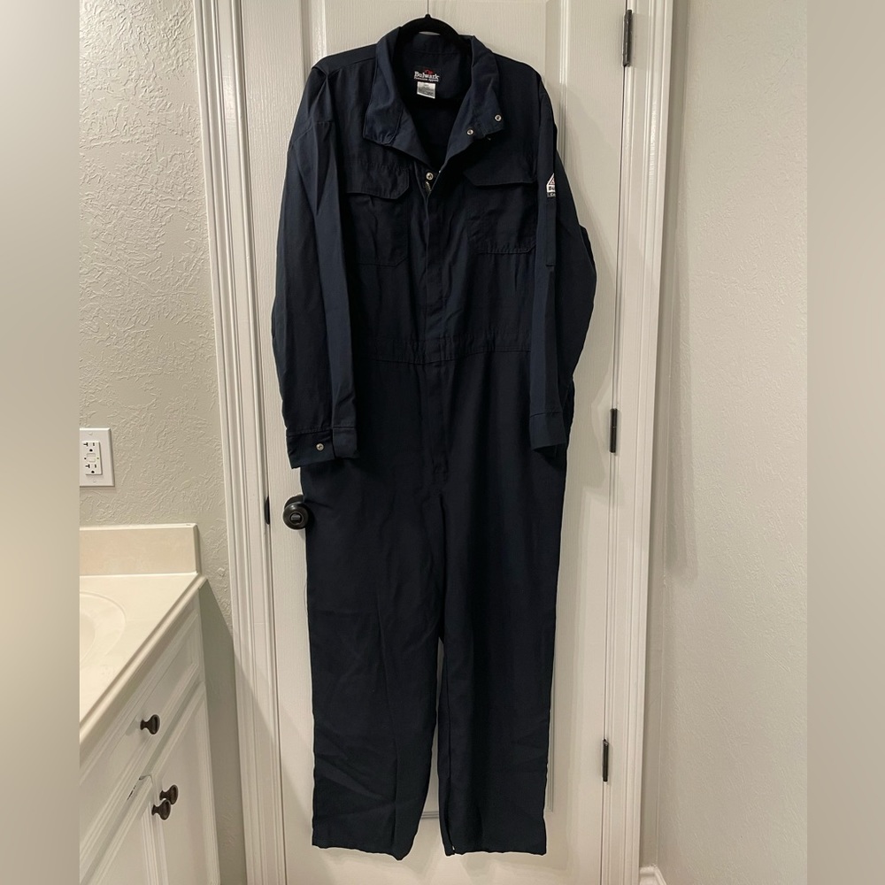 Bulwark® Industrial FR Deluxe Coverall - Nomex IIIA - 6 oz., NWOT, Size 48 Reg